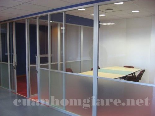 Giá vách ngăn nhôm kính cửa lùa mới nhất 2022 4 vachcua9