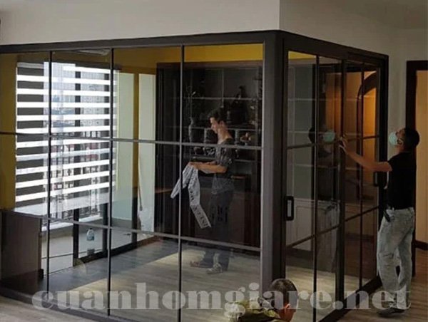 giá vách ngăn nhôm kính cửa lùa