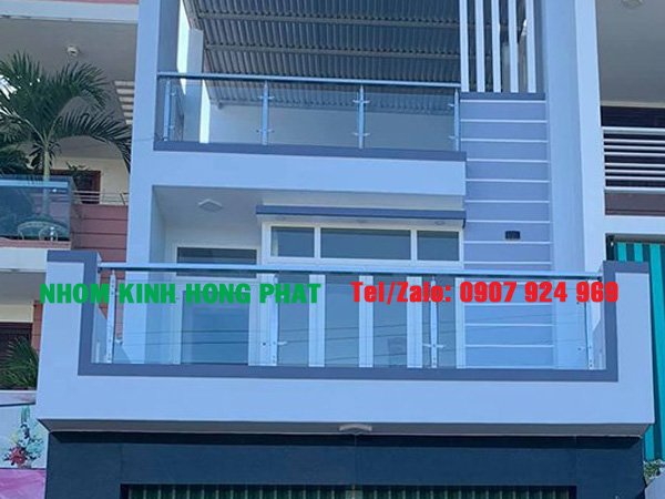 Tổng quan về Top 10 mẫu lan can kính ban công đẹp, được quan tâm sử dụng phổ biến 3 mau lan can kinh ban cong