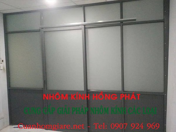 Tổng hợp các mẫu vách nhôm kính hệ 55 đẹp, giá rẻ: Xu hướng thiết kế hiện đại 6 vách nhôm kính hệ 55