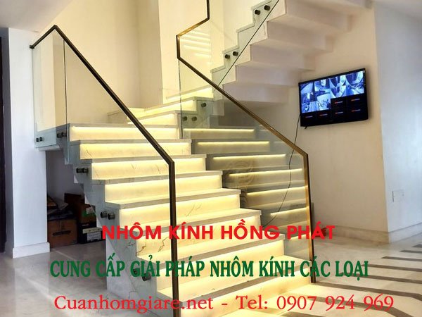 Giới Thiệu 7 Đơn Vị Thi Công Cầu Thang Kính TPHCM Giá Rẻ, Chuyên Nghiệp, Uy Tín Nhất 2 cầu thang kính Tphcm