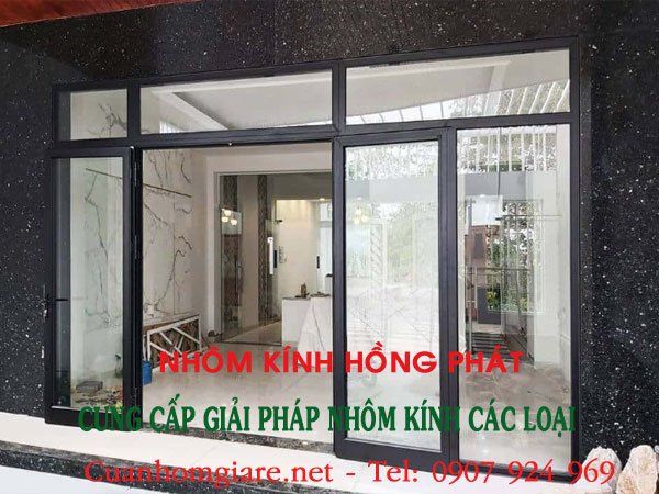 Top 10+ mẫu cửa nhôm kính phòng khách đẹp “đáng tiền” – sang trọng, lấy sáng, cách âm tốt 2 mẫu cửa nhôm kính phòng khách đẹp