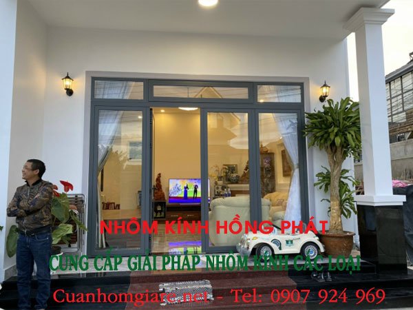 Top 10+ mẫu cửa nhôm kính phòng khách đẹp “đáng tiền” – sang trọng, lấy sáng, cách âm tốt 5 quy trình thi công mẫu cửa nhôm kính phòng khách đẹp