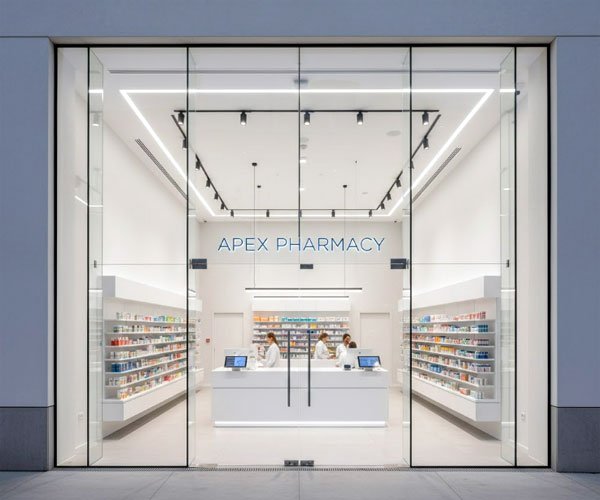 5 Bí Mật Thiết Kế Cửa Kính Quầy Thuốc Giúp Tăng Doanh Thu Lên Đến 40% Ngay Lập Tức! 2 Mẫu Cửa Kính Quầy Thuốc Phong Cách Hiện Đại Tối Giản (Modern Minimalist)