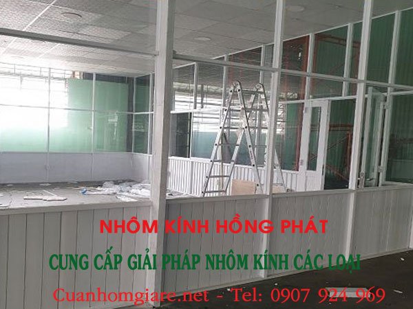 gia-vach-nhom-kinh-thuong