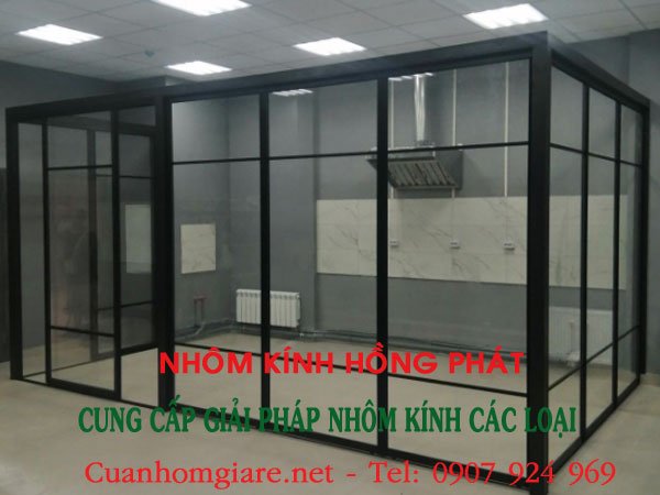 Tổng hợp 15 thiết kế vách nhôm kính chia ô chống trộm cực kỳ an toàn tại Nhôm Kính Hồng Phát 5 vach-nhom-kinh-chia-o