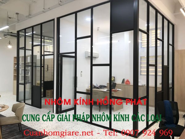 Tổng hợp 15 thiết kế vách nhôm kính chia ô chống trộm cực kỳ an toàn tại Nhôm Kính Hồng Phát 4 vach-nhom-kinh-chia-o