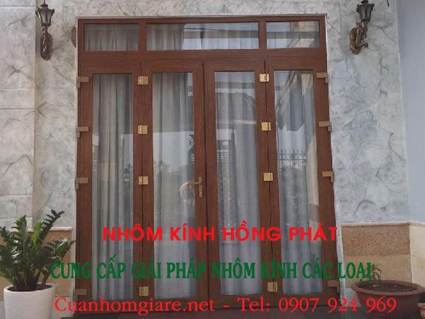 cua-nhom-kinh-gia-go-tphcm