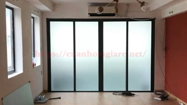 Cập nhật bảng giá cửa nhôm Xingfa kính mờ mới nhất 2026 – Rẻ không tưởng! 4 cua nhom xingfa kinh mo