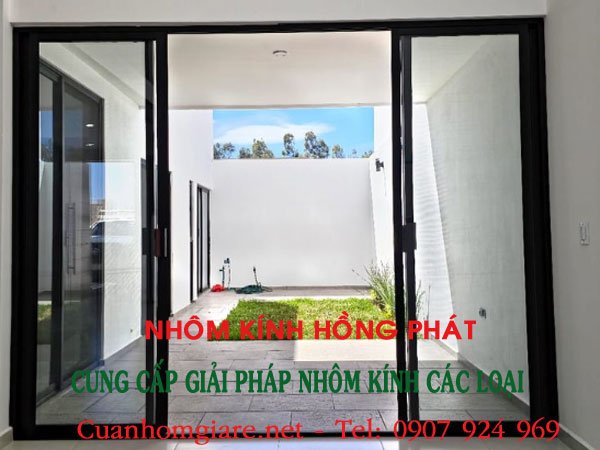 cua-nhom-kinh-gia-re-binh-thanh