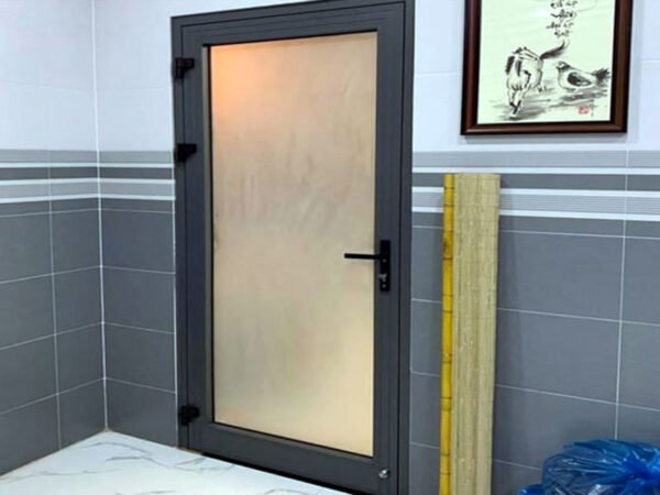 Cửa Nhôm Kính Mờ Toilet Tạo Sự Riêng Tư 100%